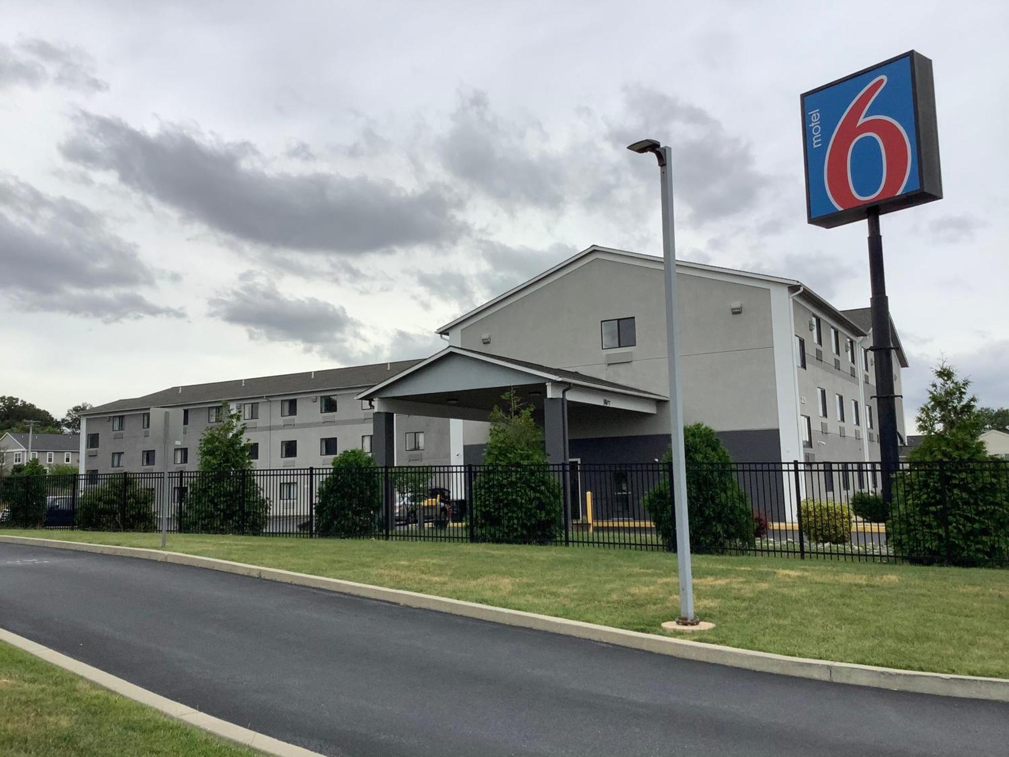 Motel 6 Lancaster Fertility Exterior foto